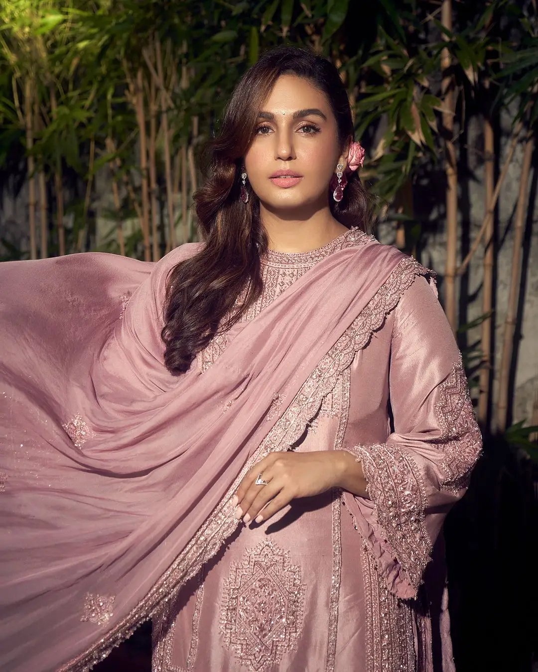 Huma Qureshi in Pink Kurta with Palazzo Dupatta